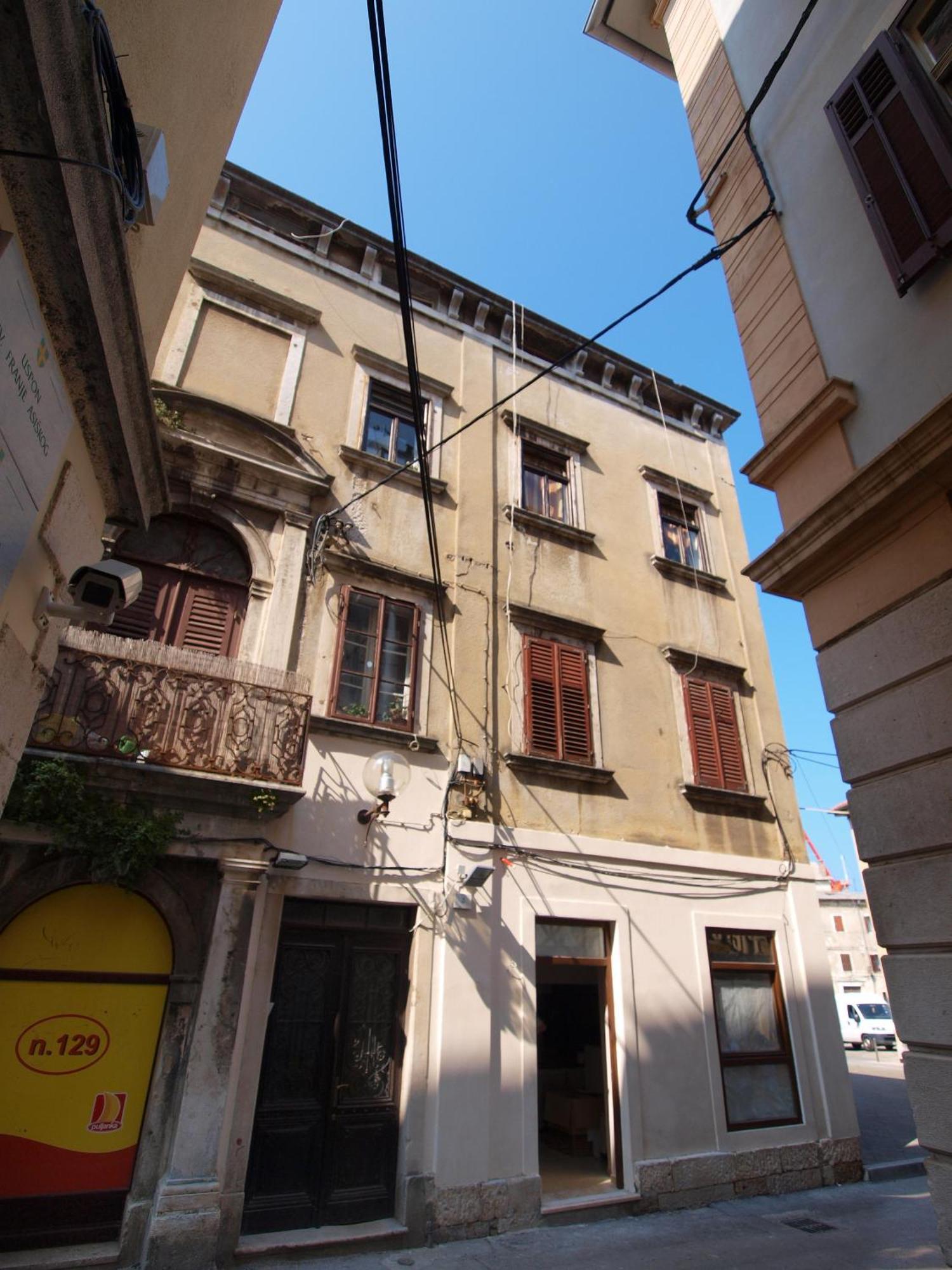 Ferienwohnung Studio On Main Pedestrian Street Pula Zimmer foto